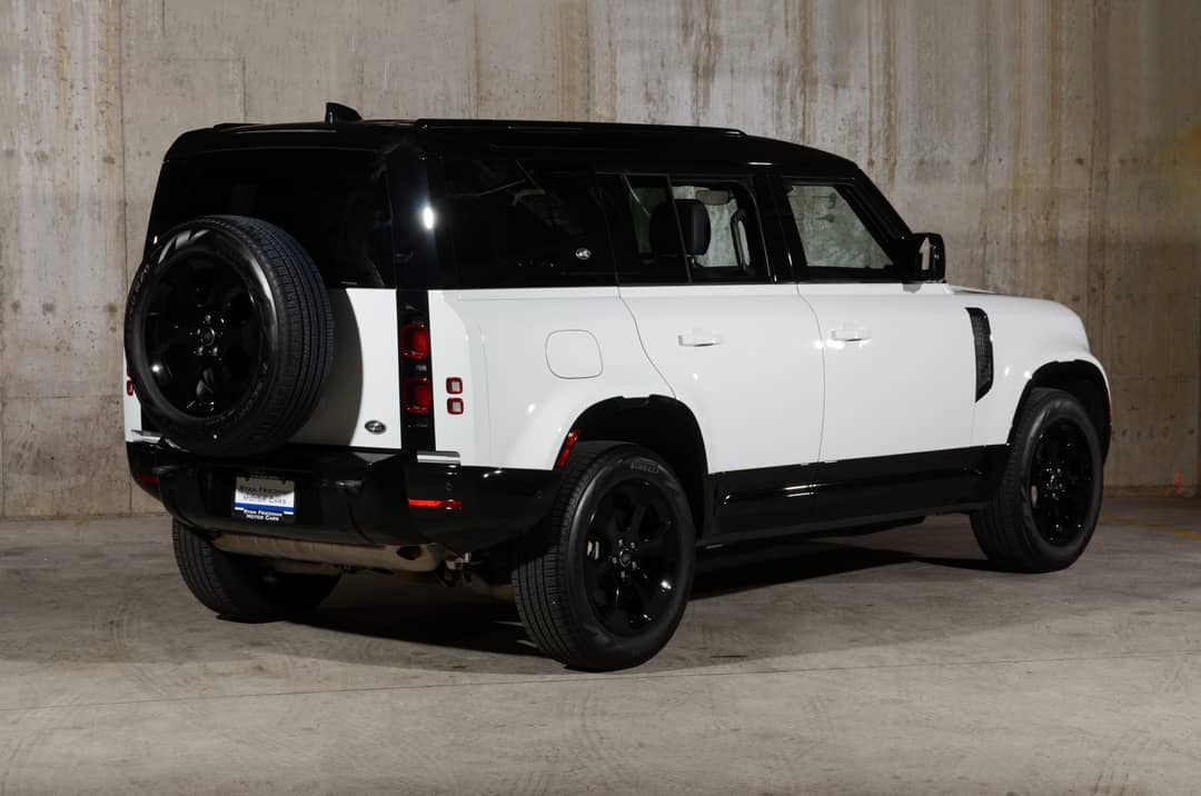 2023 Land Rover Defender 110 X-Dynamic SE — photo 44