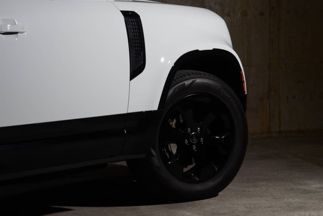 2023 Land Rover Defender 110 X-Dynamic SE — photo 46