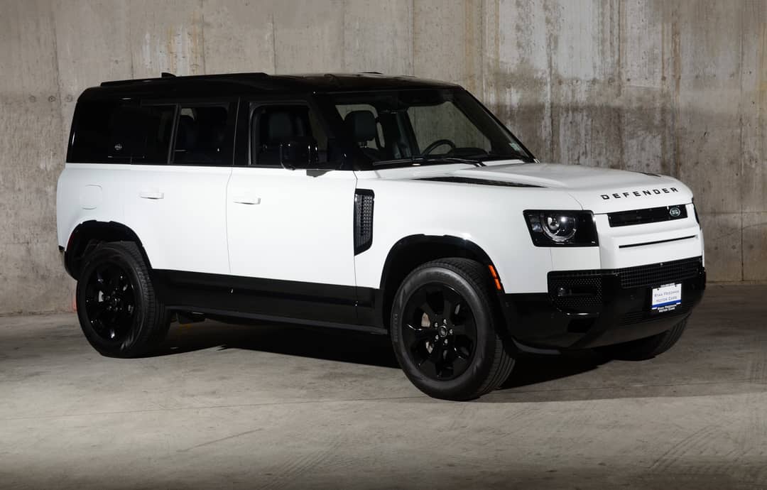 2023 Land Rover Defender 110 X-Dynamic SE — photo 6