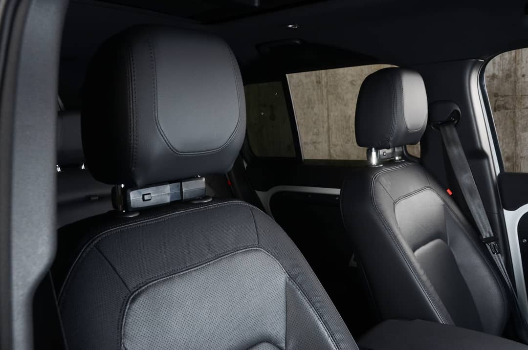 2023 Land Rover Defender 110 X-Dynamic SE — photo 8