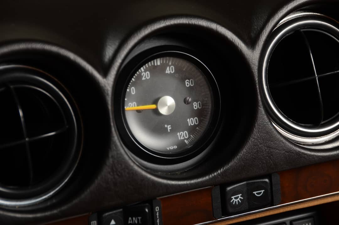 1989 Mercedes-Benz 560-Class 560 SL — photo 47