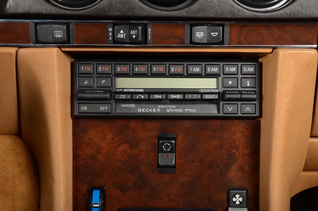 1989 Mercedes-Benz 560-Class 560 SL — photo 52