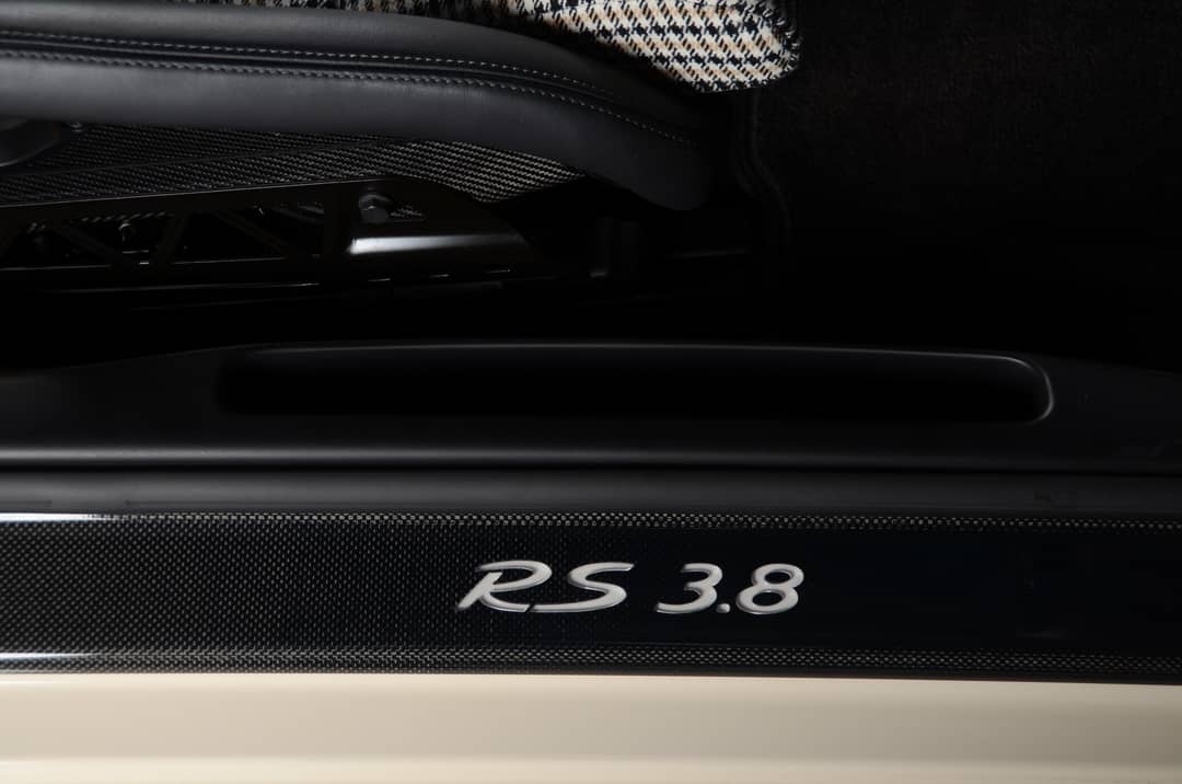 2010 Porsche 911 GT3 RS — photo 36