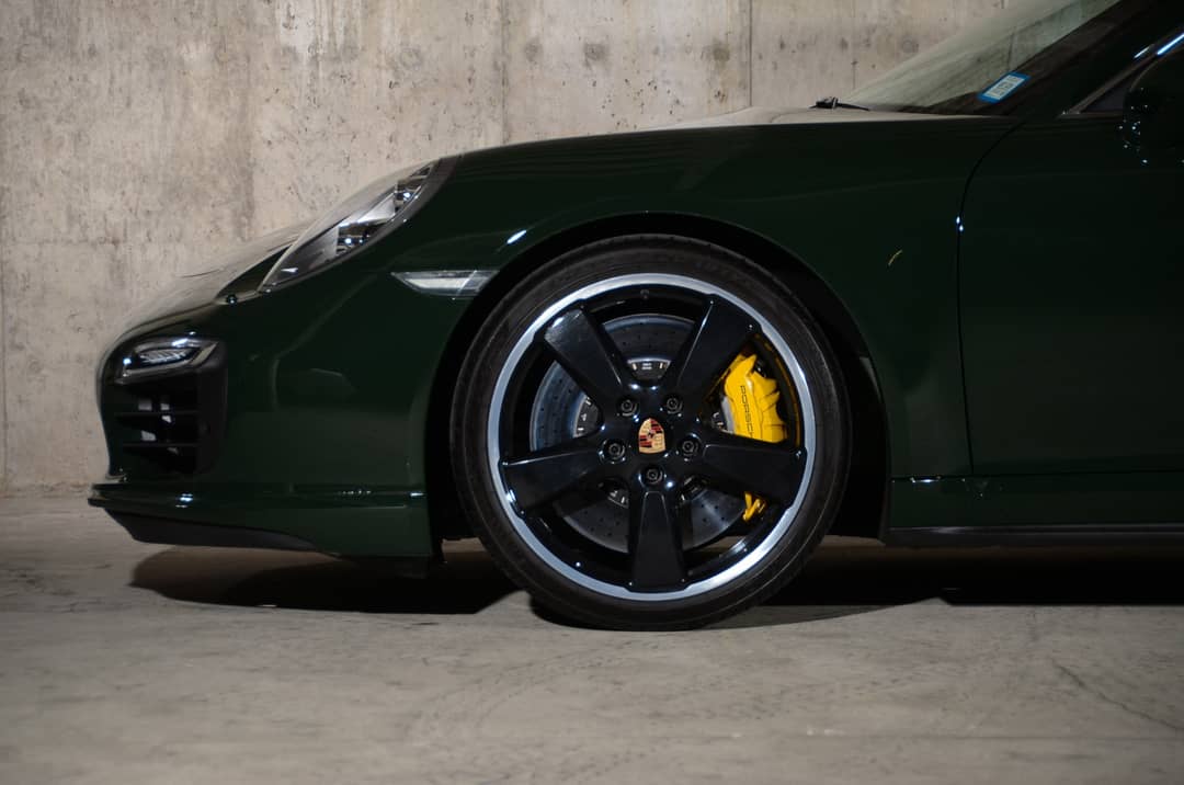 2015 Porsche 911 Turbo S — photo 2