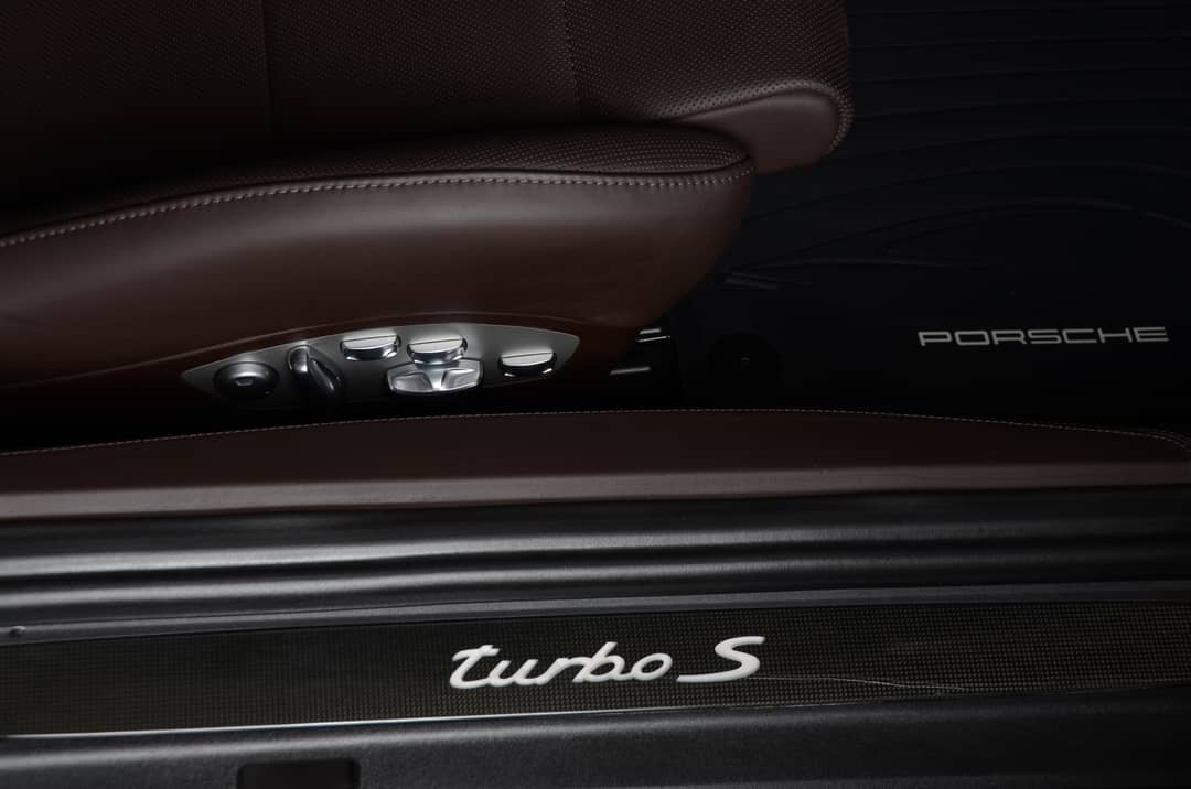 2015 Porsche 911 Turbo S — photo 11