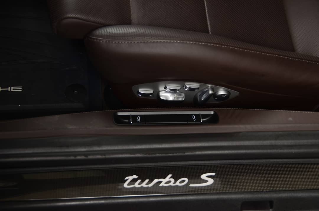 2015 Porsche 911 Turbo S — photo 15