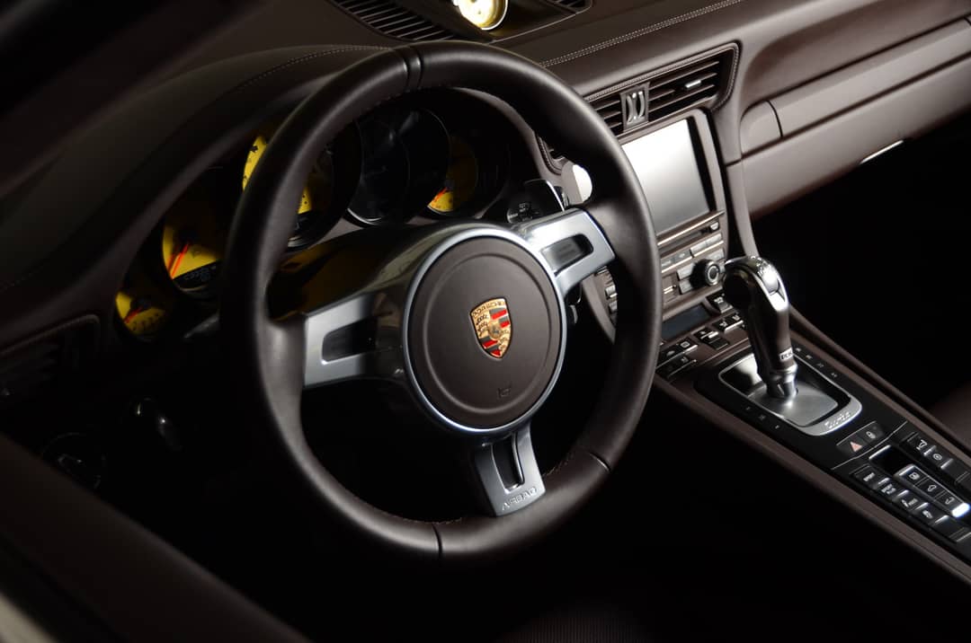 2015 Porsche 911 Turbo S — photo 33