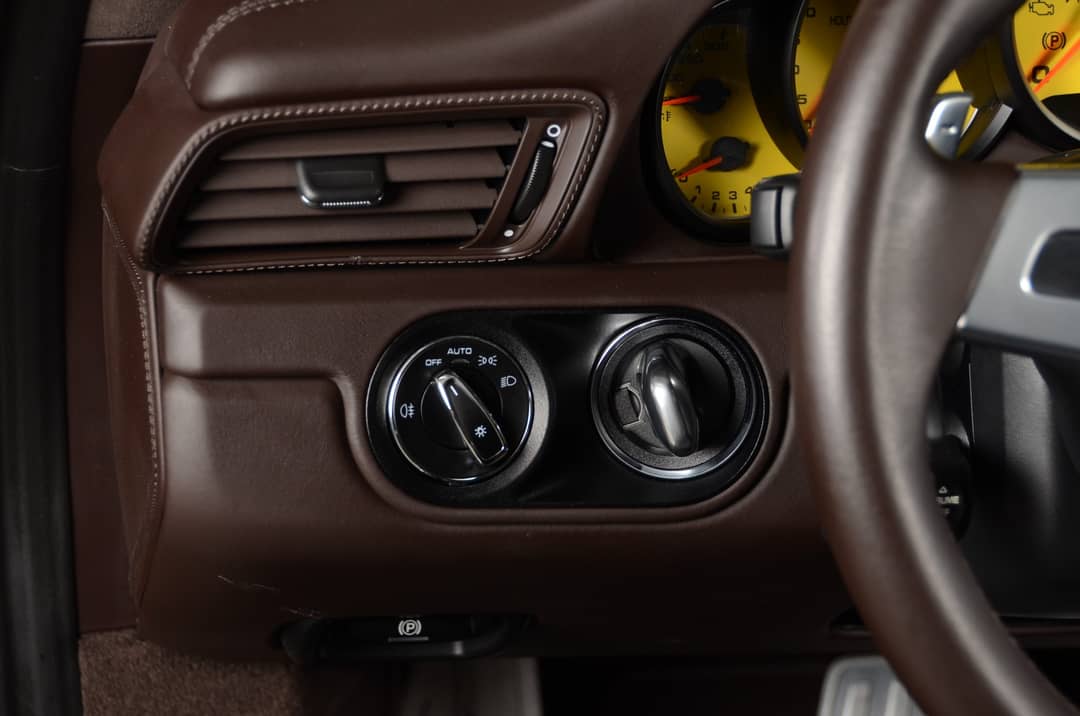 2015 Porsche 911 Turbo S — photo 34