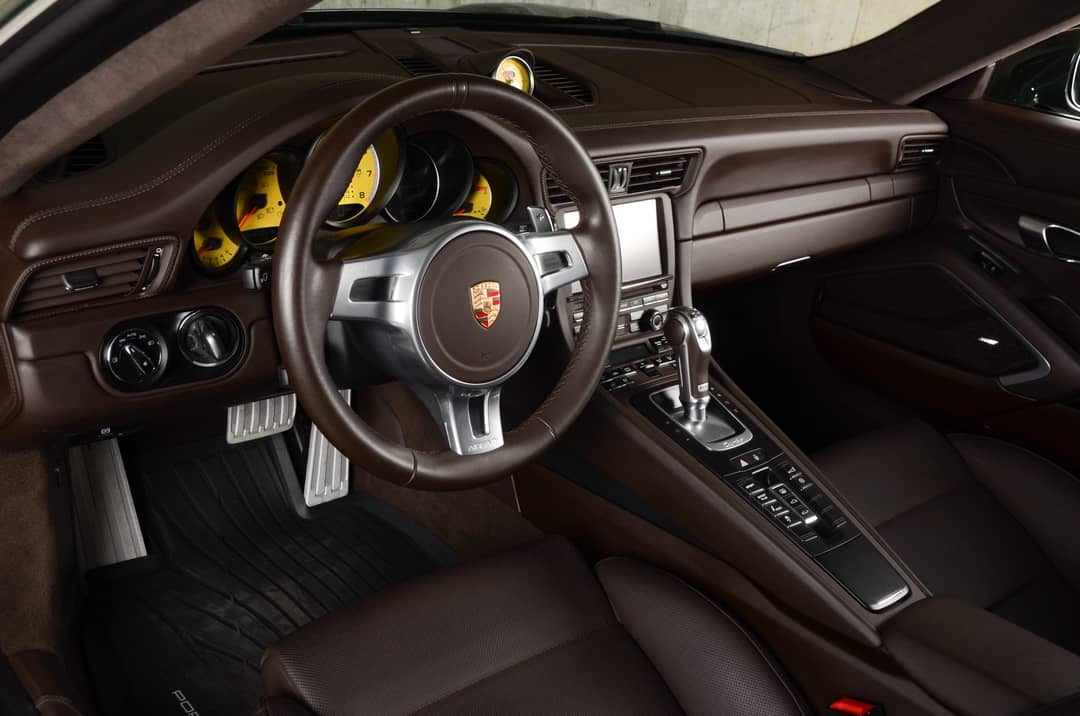 2015 Porsche 911 Turbo S — photo 35