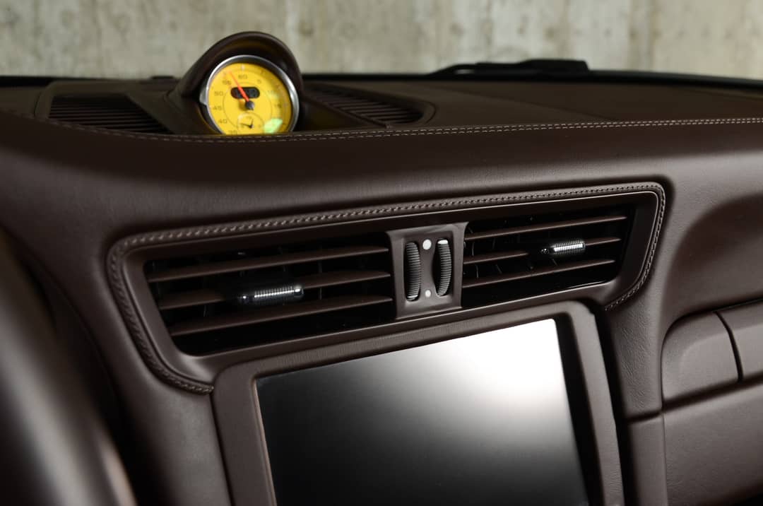 2015 Porsche 911 Turbo S — photo 40