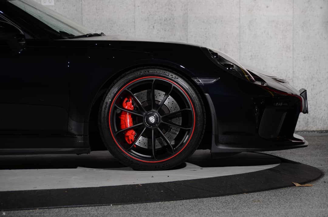 2018 Porsche 911 GT3 Touring — photo 3