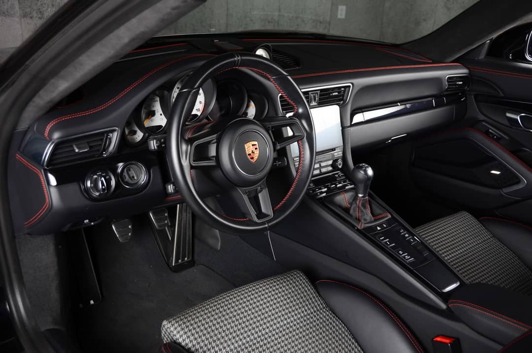 2018 Porsche 911 GT3 Touring — photo 39