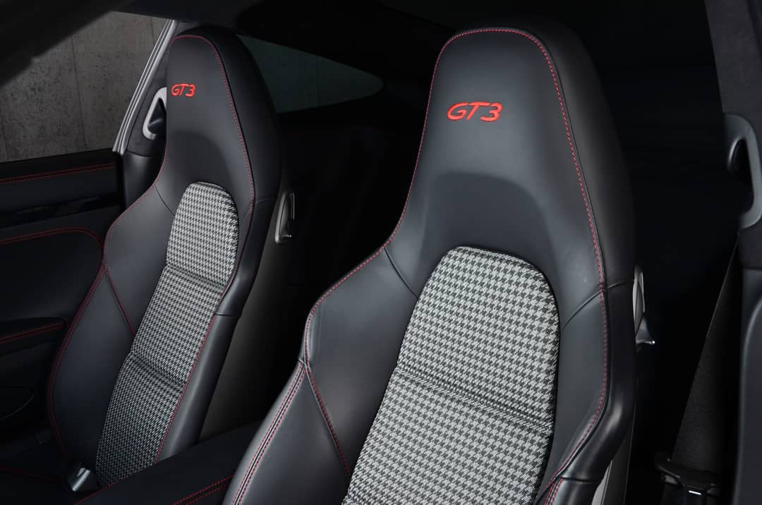 2018 Porsche 911 GT3 Touring — photo 44
