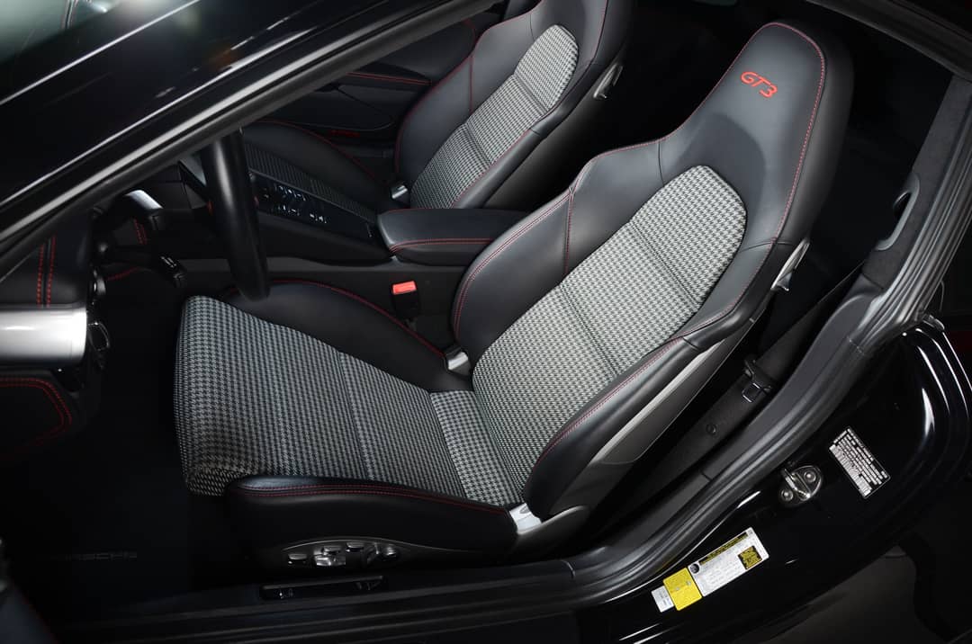 2018 Porsche 911 GT3 Touring — photo 45