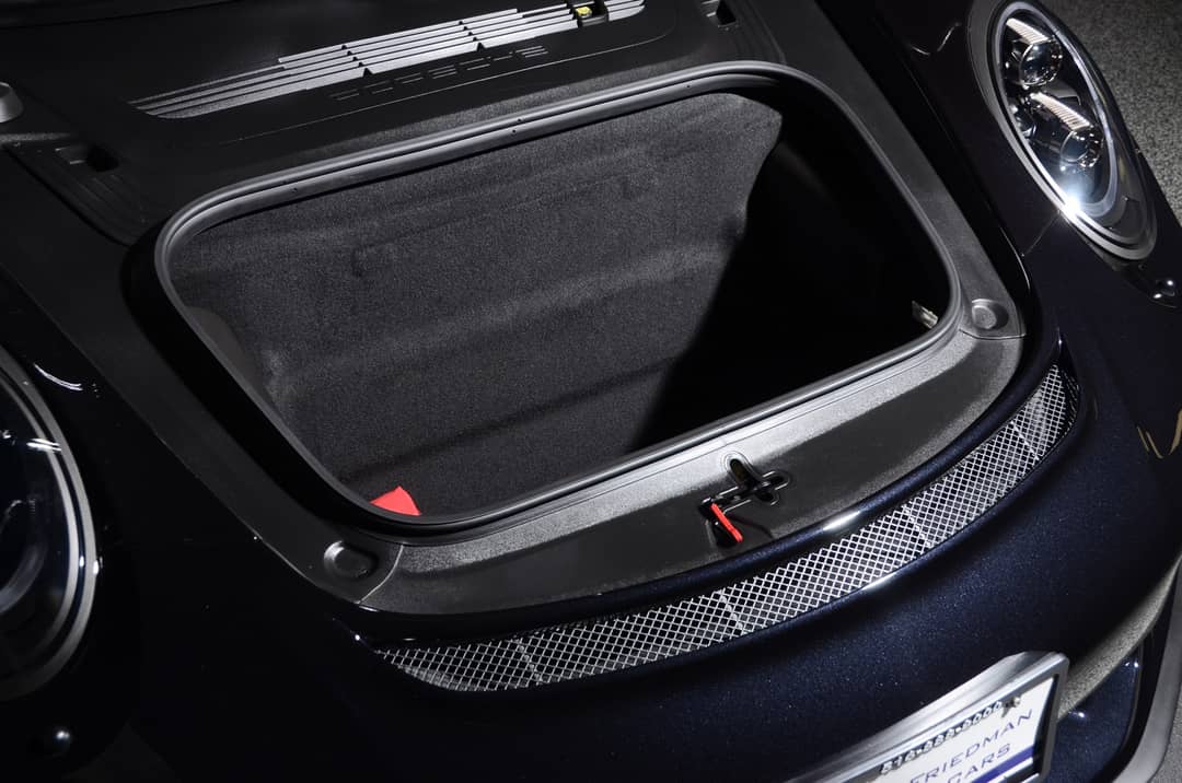 2018 Porsche 911 GT3 Touring — photo 9