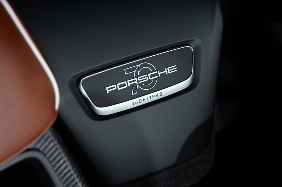 2019 Porsche 911 Speedster — photo 19