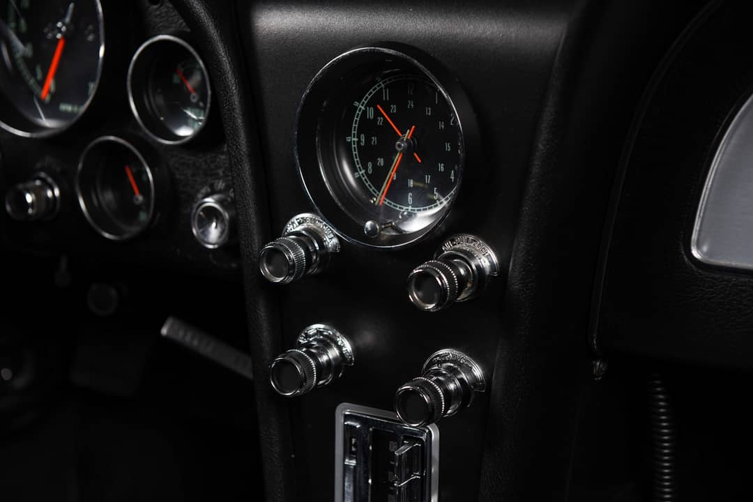 1966 Chevrolet Corvette — photo 17