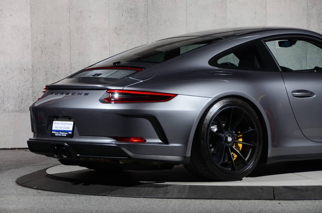 2018 Porsche 911 GT3 Touring — photo 18