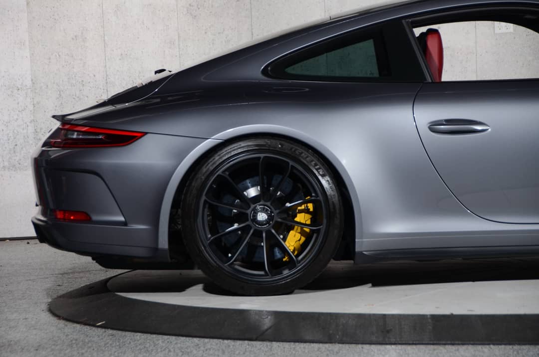 2018 Porsche 911 GT3 Touring — photo 20
