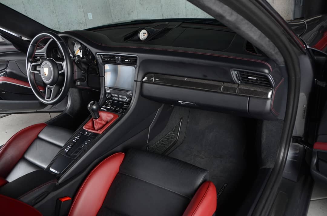 2018 Porsche 911 GT3 Touring — photo 38