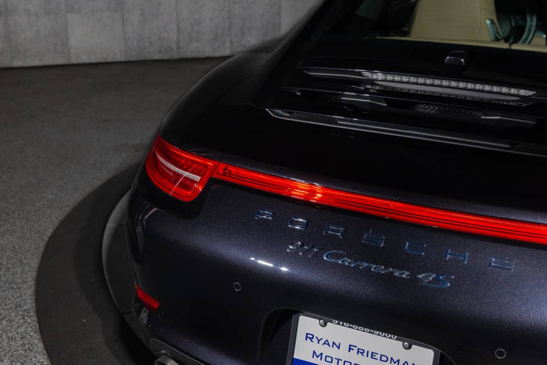 2013 Porsche 911 Carrera 4S — photo 16