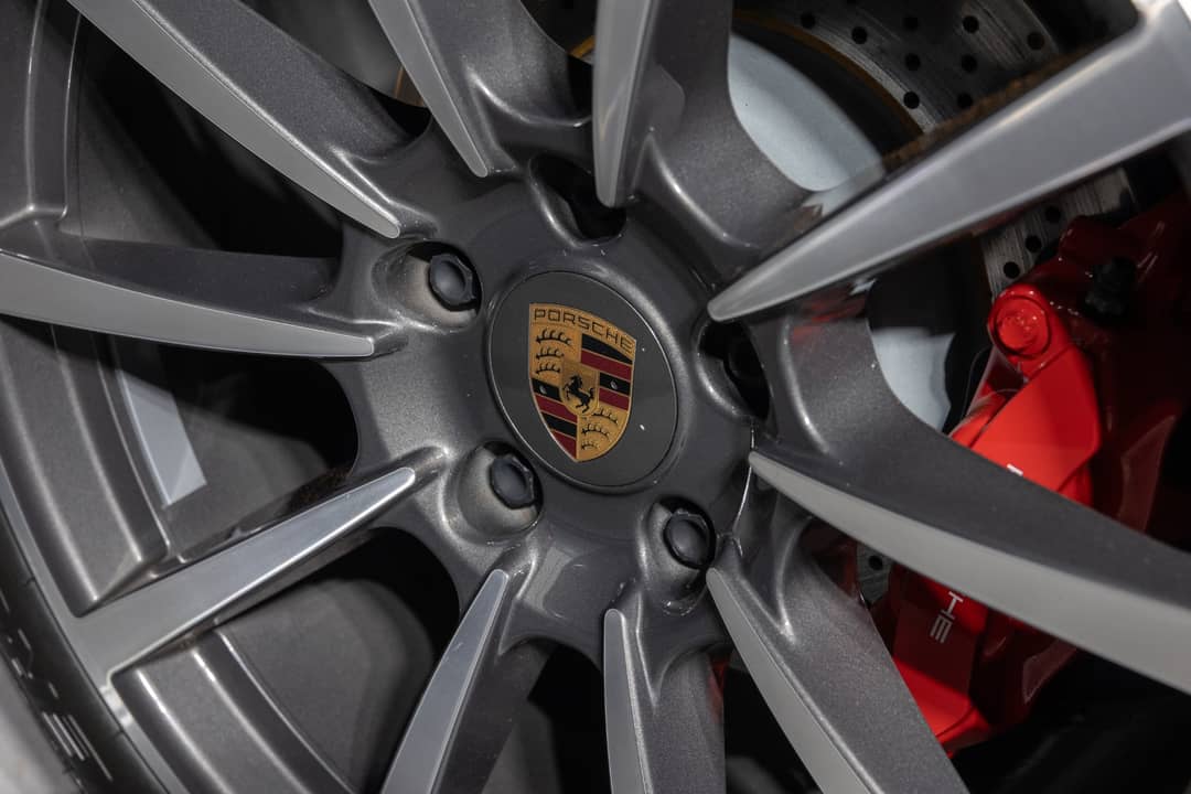 2013 Porsche 911 Carrera 4S — photo 17