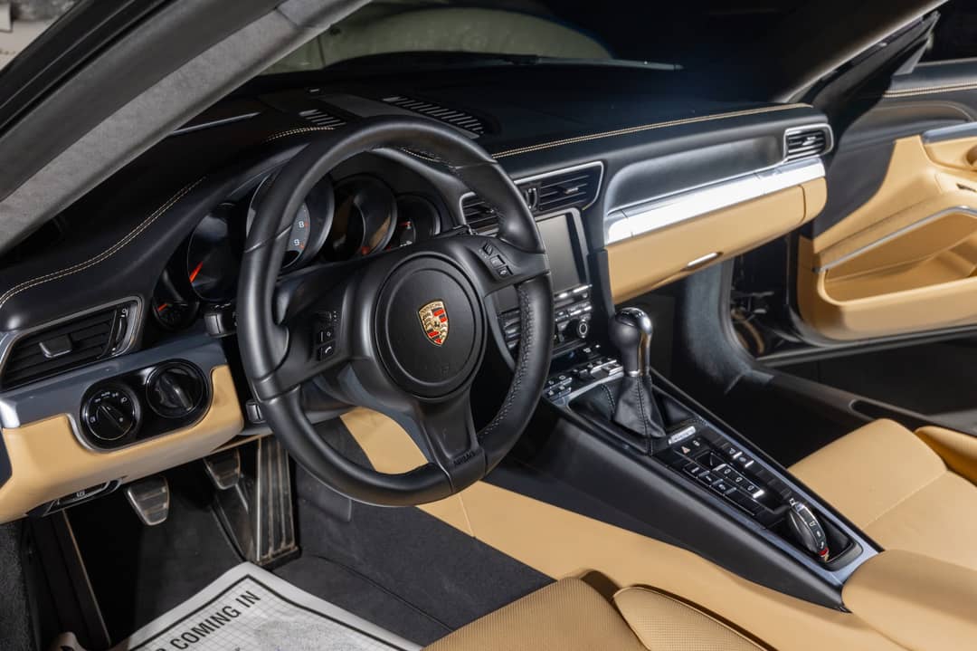 2013 Porsche 911 Carrera 4S — photo 19
