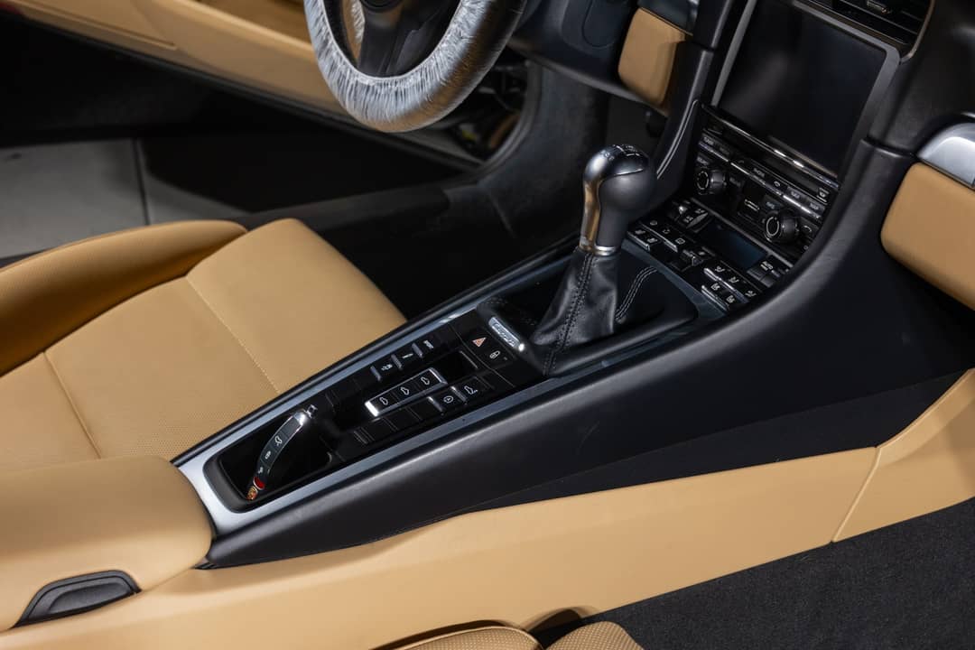 2013 Porsche 911 Carrera 4S — photo 23