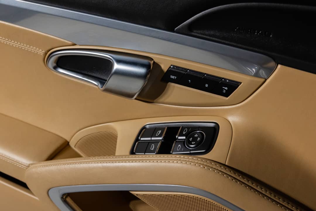 2013 Porsche 911 Carrera 4S — photo 25