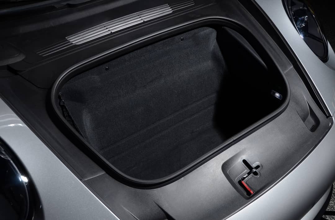 2022 Porsche 911 Targa 4 GTS — photo 11
