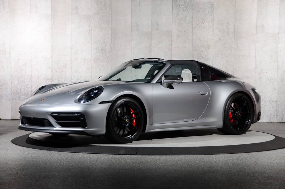 2022 Porsche 911 Targa 4 GTS — photo 13