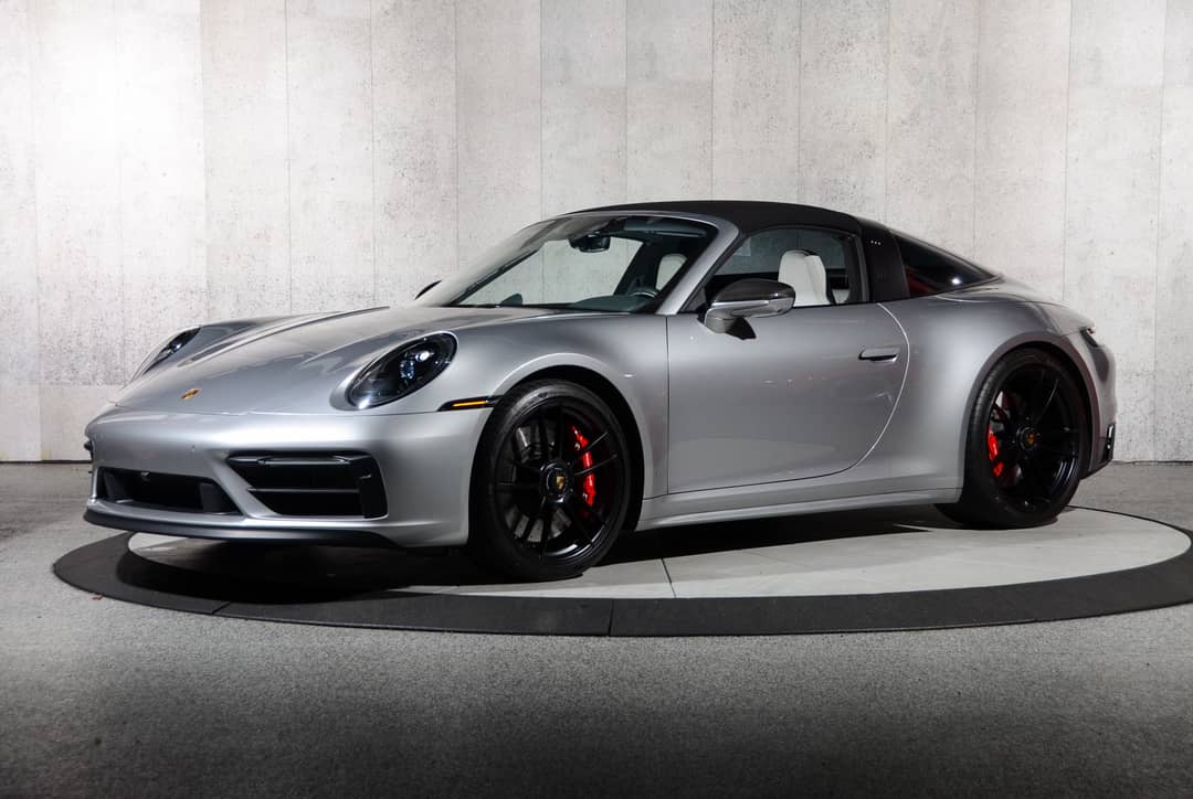 2022 Porsche 911 Targa 4 GTS — photo 14