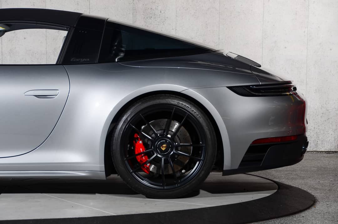 2022 Porsche 911 Targa 4 GTS — photo 16