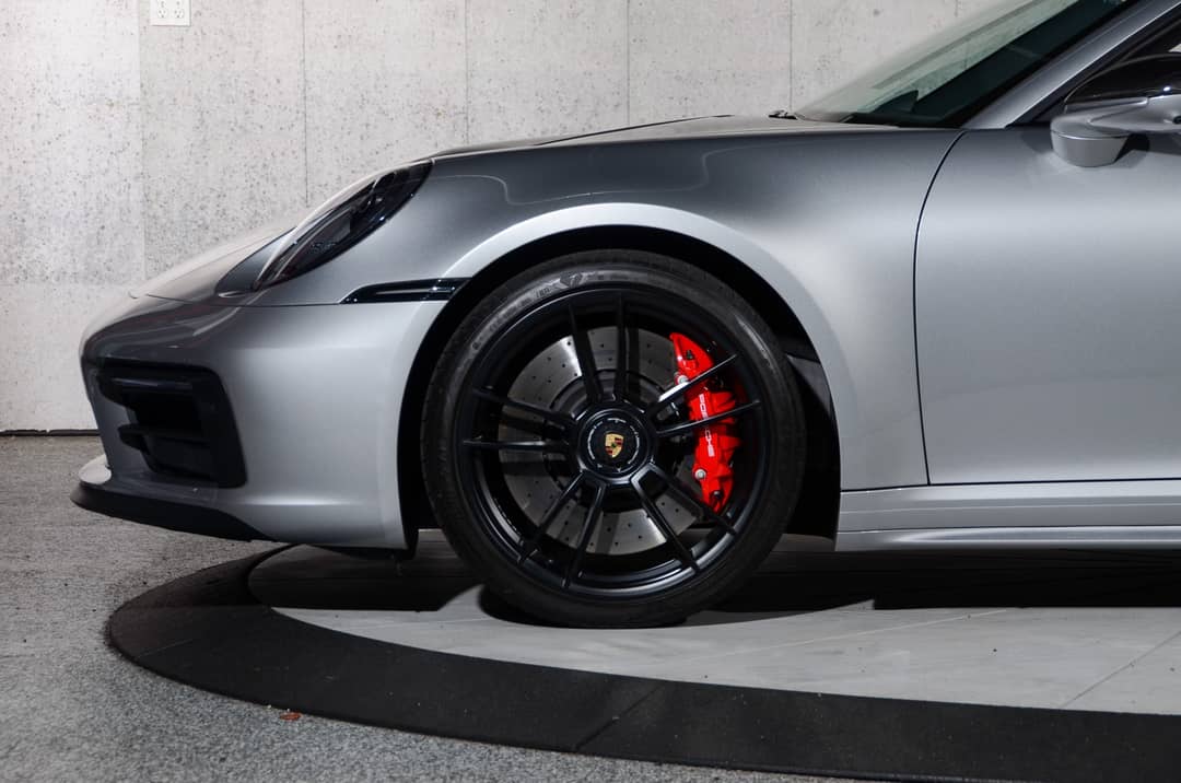 2022 Porsche 911 Targa 4 GTS — photo 17