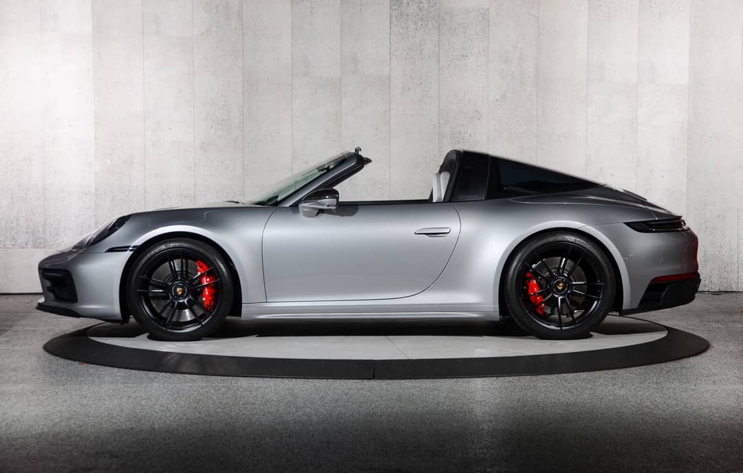 2022 Porsche 911 Targa 4 GTS — photo 18