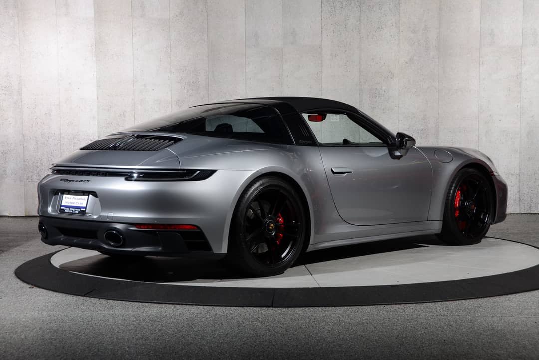 2022 Porsche 911 Targa 4 GTS — photo 30