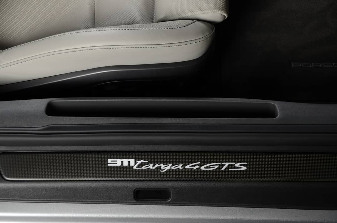 2022 Porsche 911 Targa 4 GTS — photo 33