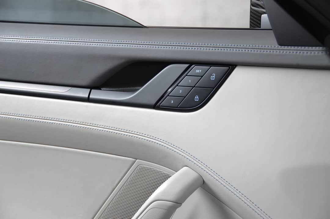 2022 Porsche 911 Targa 4 GTS — photo 41