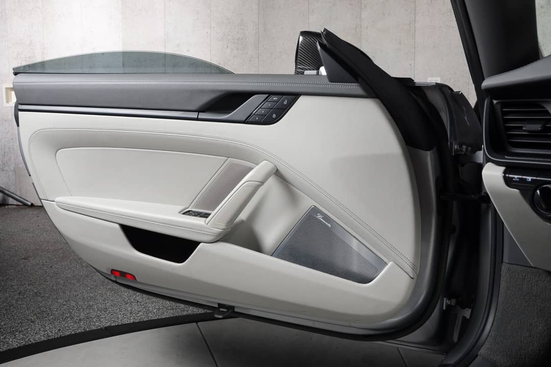 2022 Porsche 911 Targa 4 GTS — photo 42