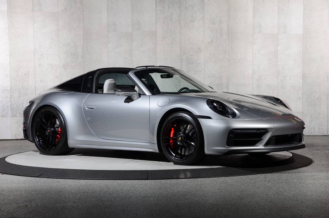 2022 Porsche 911 Targa 4 GTS — photo 6