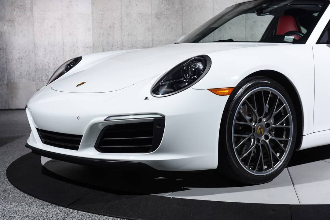 2017 Porsche 911 Carrera — photo 12
