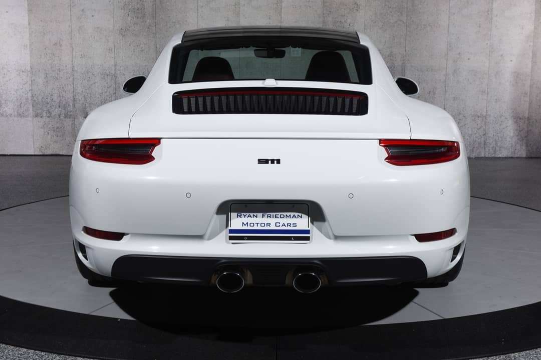 2017 Porsche 911 Carrera — photo 15