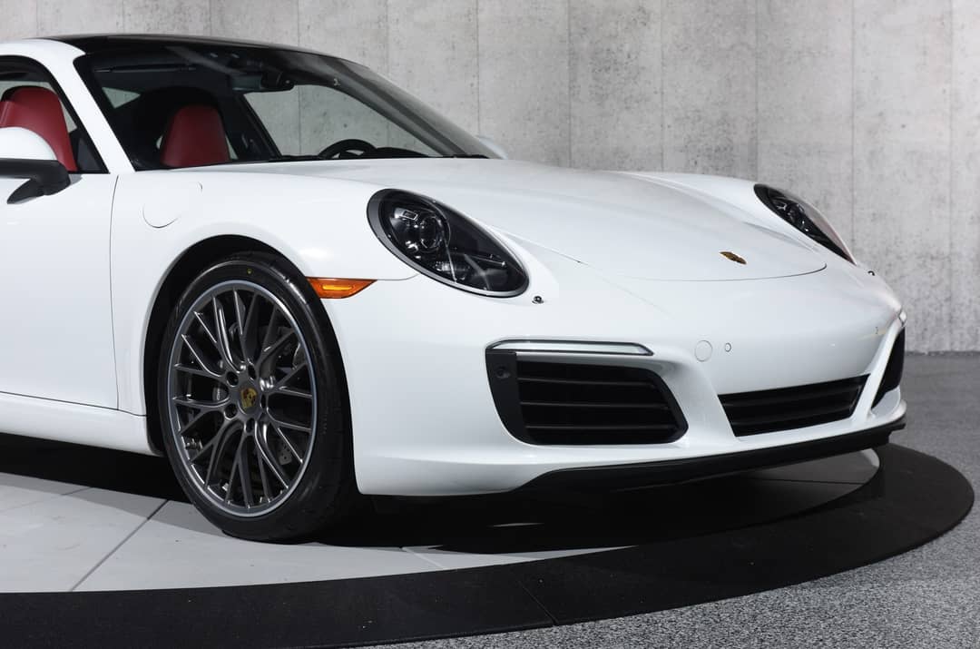 2017 Porsche 911 Carrera — photo 3