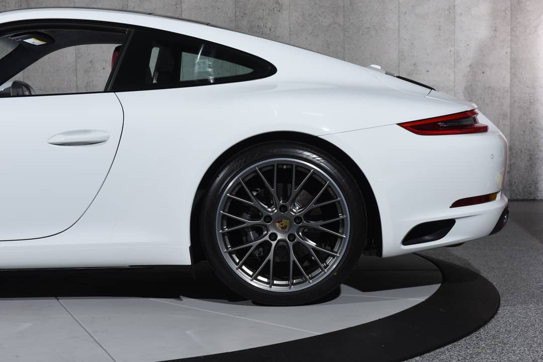 2017 Porsche 911 Carrera — photo 25