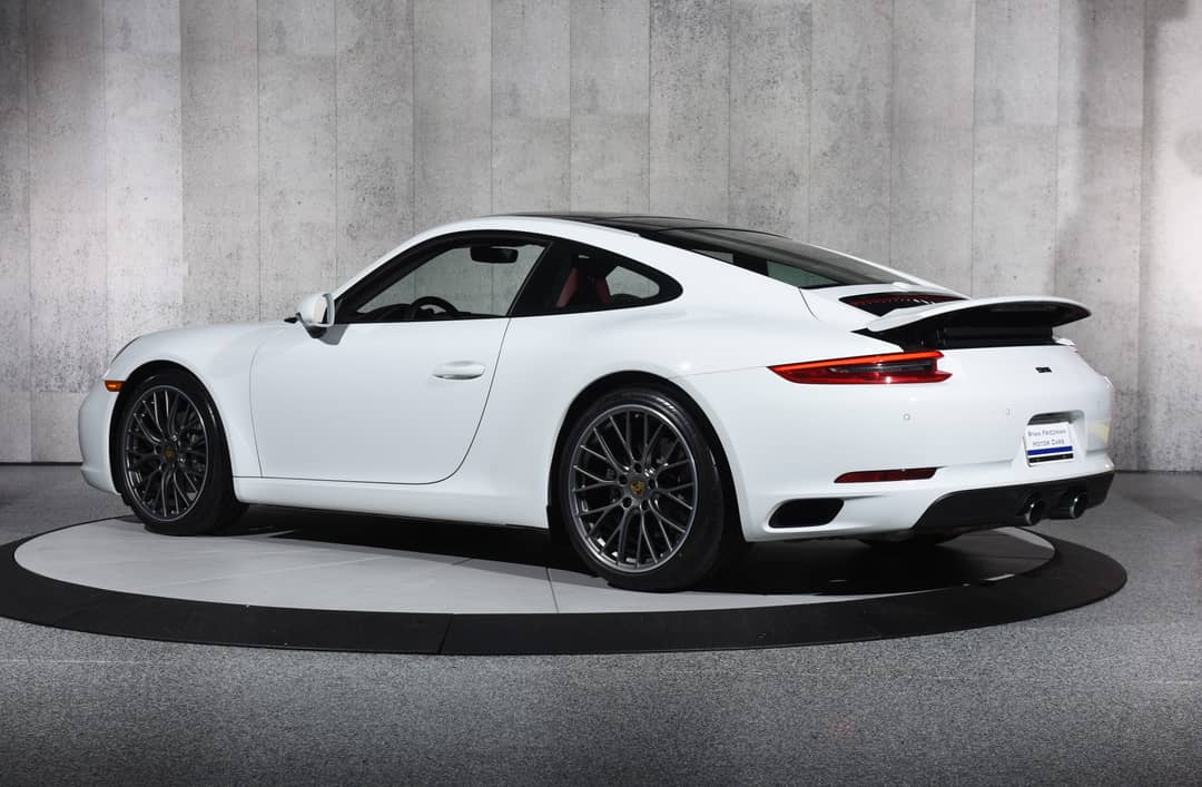2017 Porsche 911 Carrera — photo 4