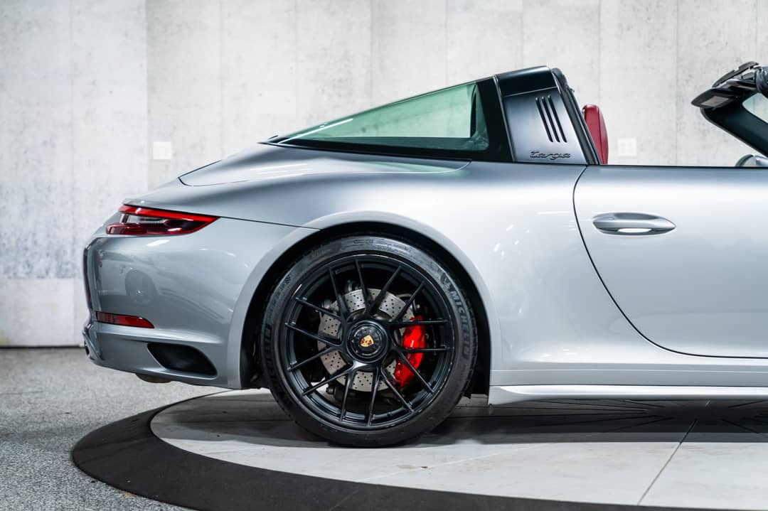 2019 Porsche 911 Targa 4 GTS — photo 2