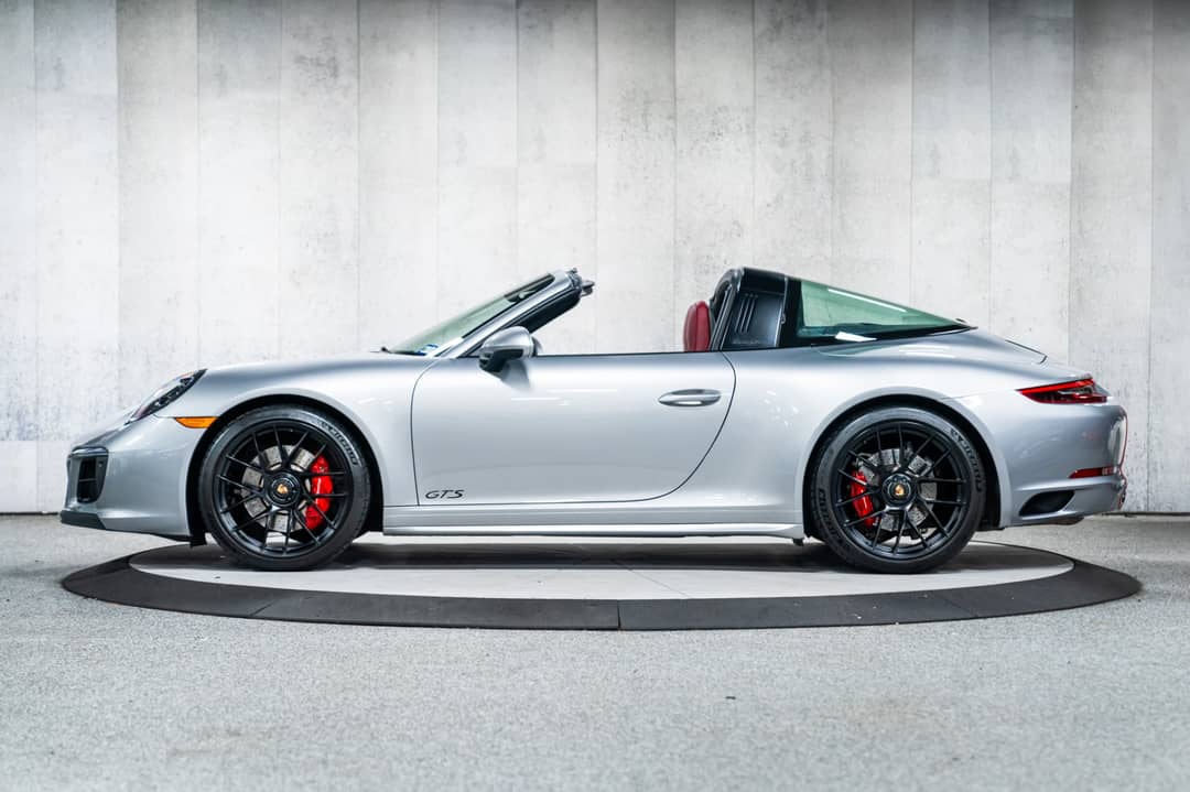 2019 Porsche 911 Targa 4 GTS — photo 14