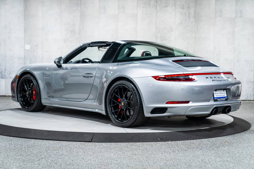 2019 Porsche 911 Targa 4 GTS — photo 20