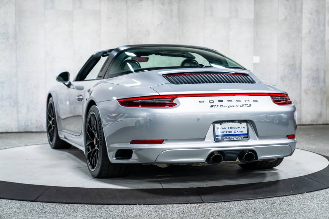 2019 Porsche 911 Targa 4 GTS — photo 24
