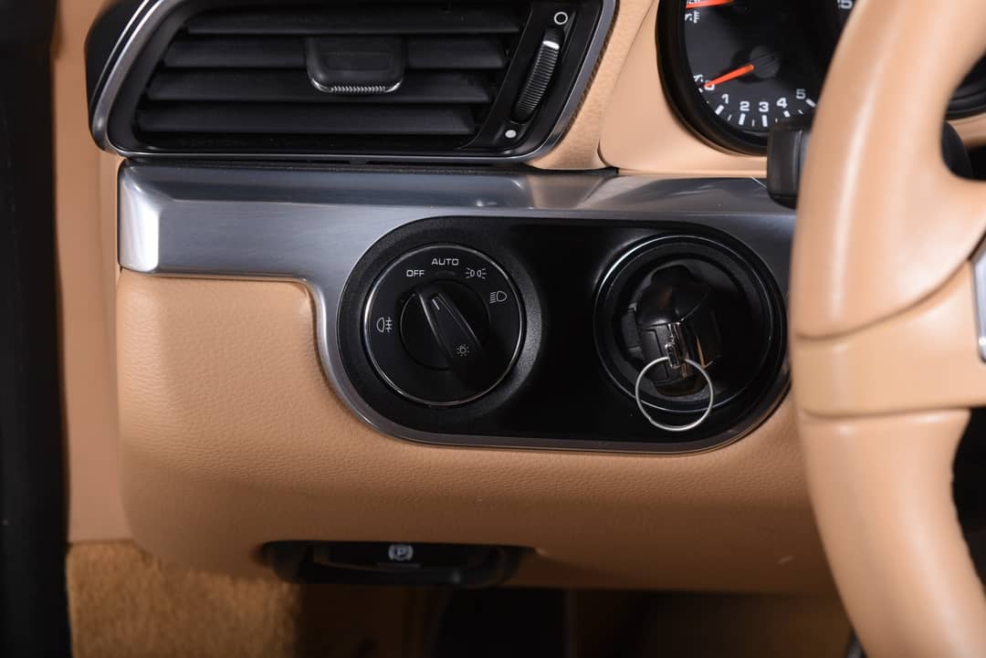 2013 Porsche 911 Carrera — photo 33